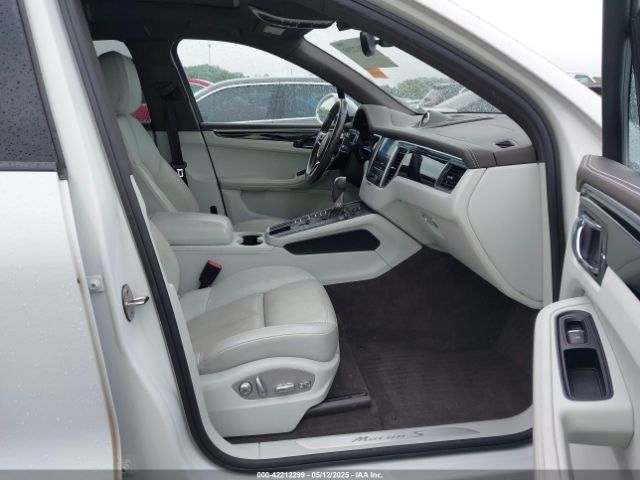 2017 PORSCHE MACAN WP1AB2A50HLB19003 Photo 4
