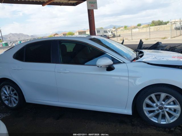 4T1C11AK4RU864390 Toyota CAMRY LE