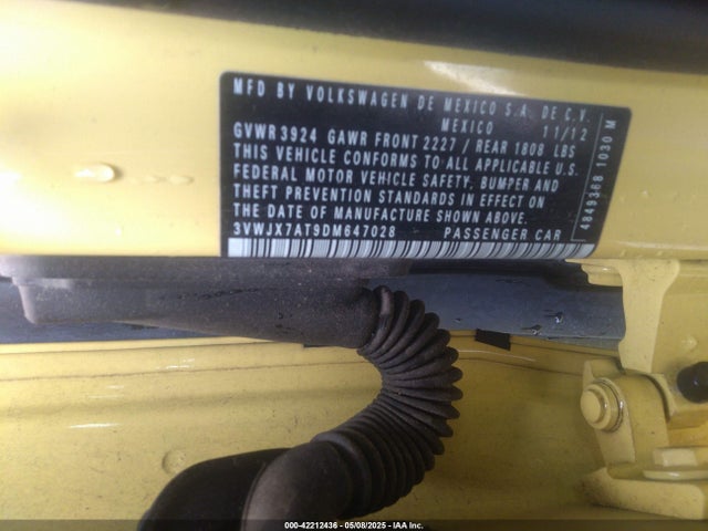 42212436 :رقم المزاد ، 3VWJX7AT9DM647028 vin ، 2013 Volkswagen Beetle 2.5l مزاد بيع