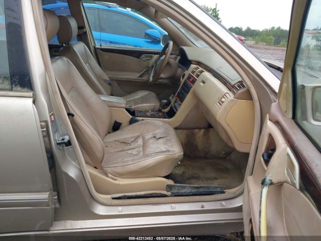 2000 MERCEDES-BENZ E 320 WDBJH65JXYB072288 Photo 4