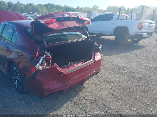 4T1B11HK8JU523547 Toyota CAMRY SE