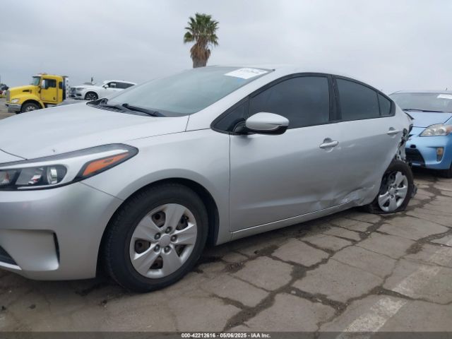 3KPFK4A76JE211350 KIA FORTE LX