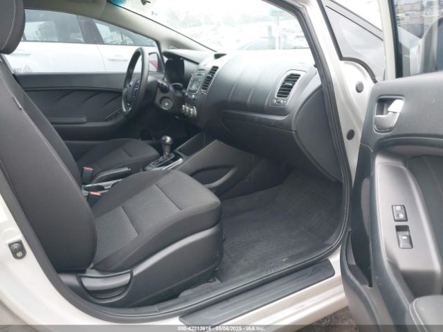 3KPFK4A76JE211350 KIA FORTE LX