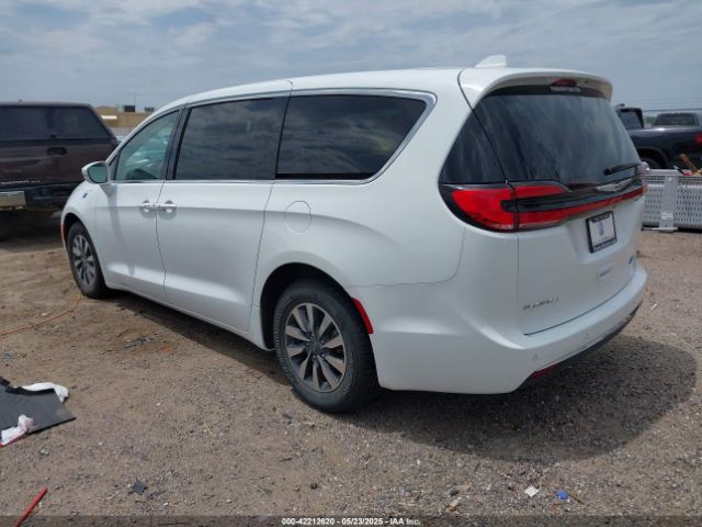 2022 CHRYSLER PACIFICA HYBRID 2C4RC1L71NR164223 Photo 2