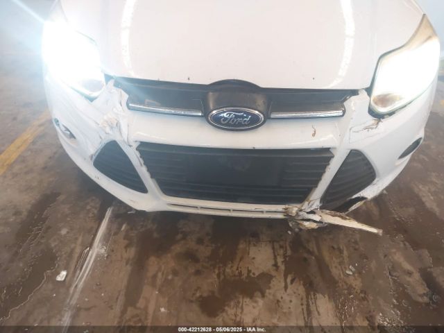 1FADP3F28EL359258 Ford FOCUS SE