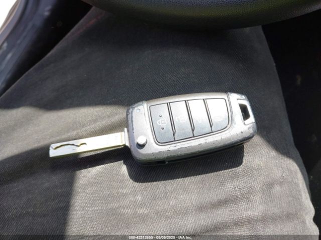 KMHLL4AG2MU070035 Hyundai ELANTRA SE