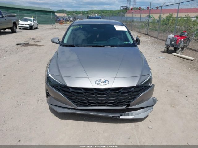 KMHLL4AG2MU070035 Hyundai ELANTRA SE