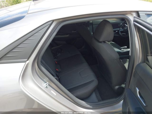 KMHLL4AG2MU070035 Hyundai ELANTRA SE