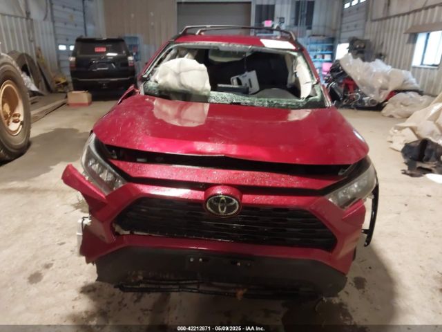 2T3F1RFV0KW052130 Toyota RAV4 LE