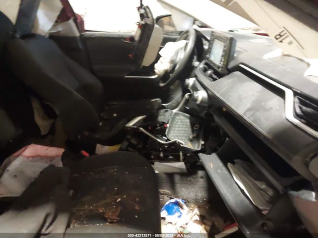 2T3F1RFV0KW052130 Toyota RAV4 LE