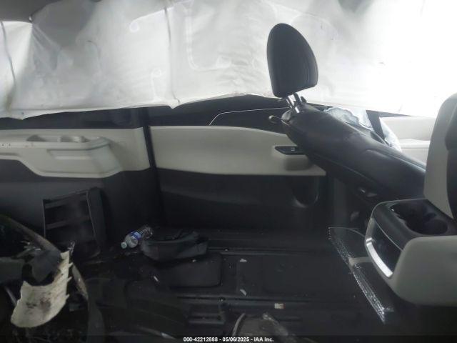 KNDNB4H35N6124792 KIA Carnival Mpv Lx Seat Package