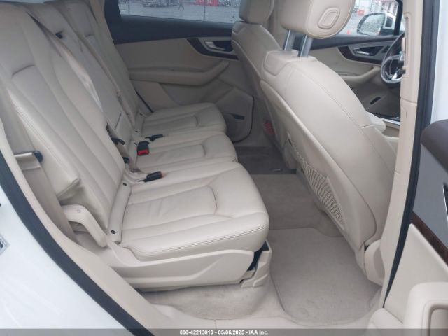 WA1LHAF70JD015988 Audi Q7 2.0t Premium