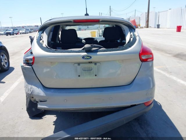 1FADP3K23FL385953 Ford FOCUS SE