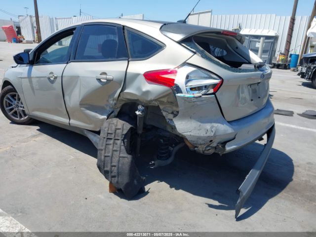 1FADP3K23FL385953 Ford FOCUS SE