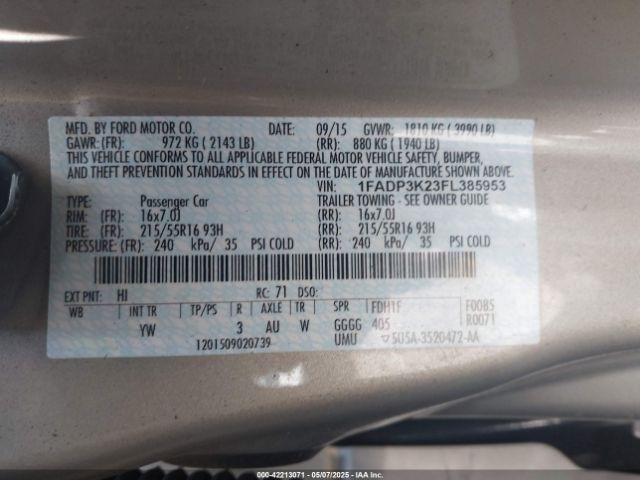 1FADP3K23FL385953 Ford FOCUS SE