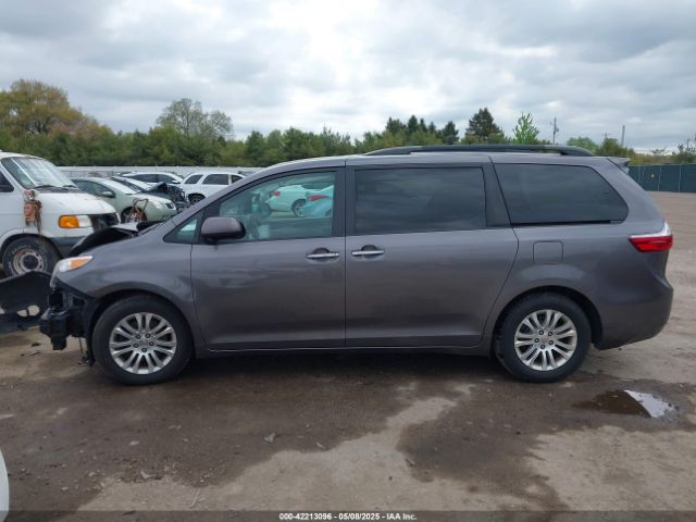 5TDYK3DC4FS533607 Toyota Sienna Xle 8 Passenger