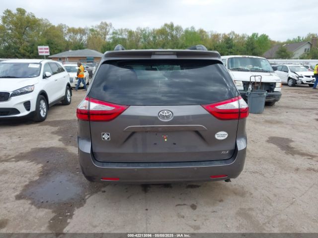 5TDYK3DC4FS533607 Toyota Sienna Xle 8 Passenger