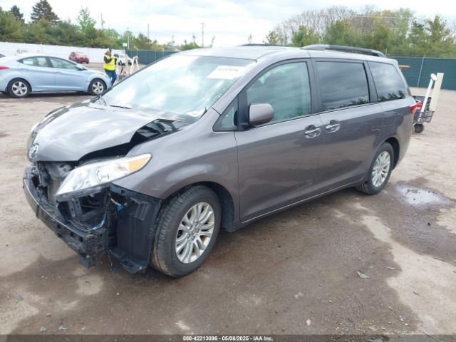 5TDYK3DC4FS533607 Toyota Sienna Xle 8 Passenger