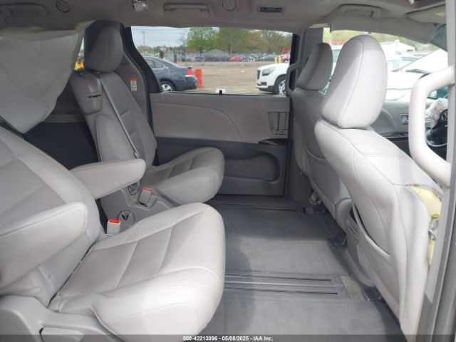 5TDYK3DC4FS533607 Toyota Sienna Xle 8 Passenger