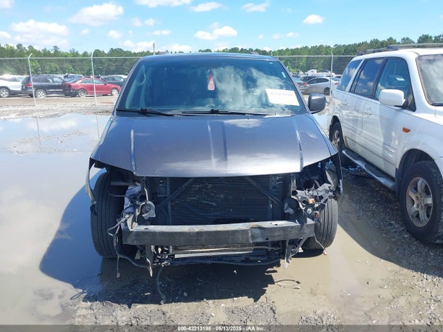 2C4RDGCG2JR329951 Dodge Grand Caravan