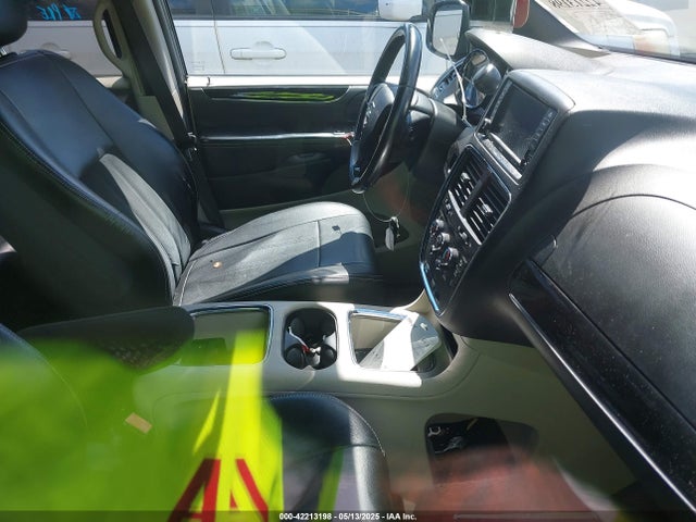 2C4RDGCG2JR329951 Dodge Grand Caravan