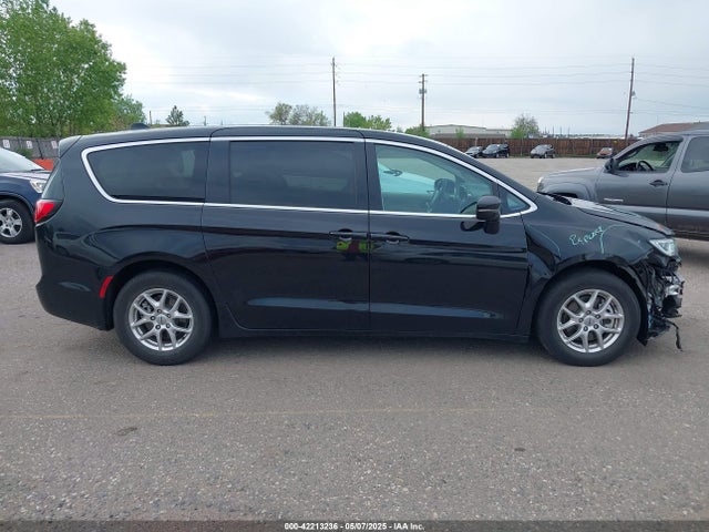 Chrysler Pacifica Touring L 2024 2C4RC1BGXRR135925 Image 13