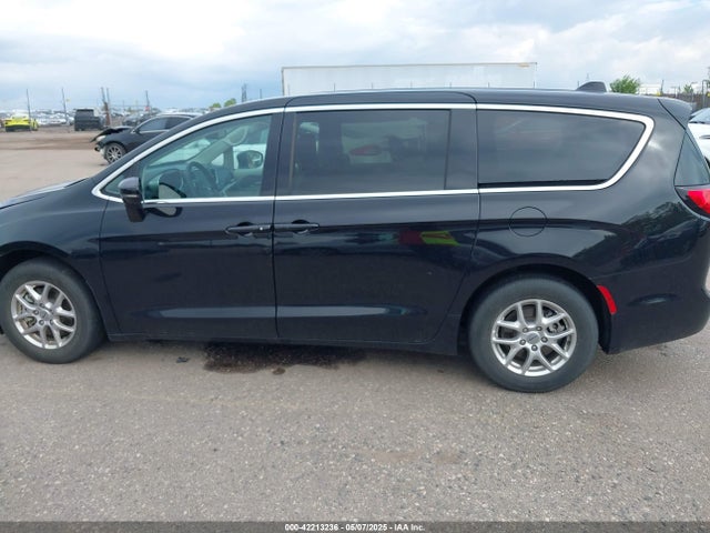 Chrysler Pacifica Touring L 2024 2C4RC1BGXRR135925 Image 14