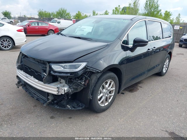 Chrysler Pacifica Touring L 2024 2C4RC1BGXRR135925 Image 2