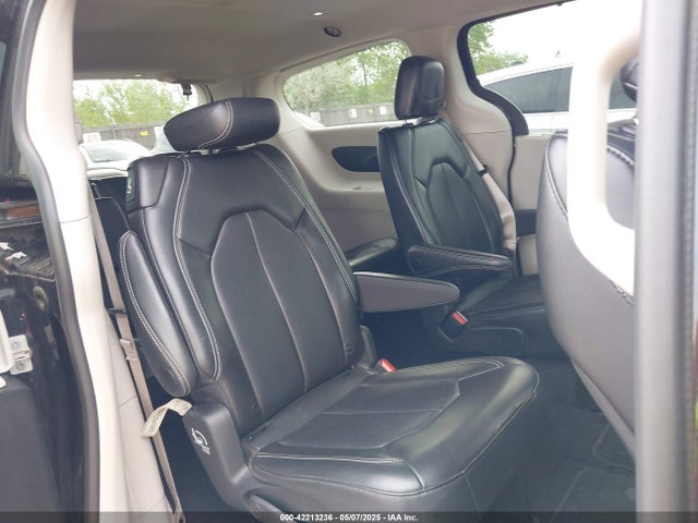Chrysler Pacifica Touring L 2024 2C4RC1BGXRR135925 Image 8