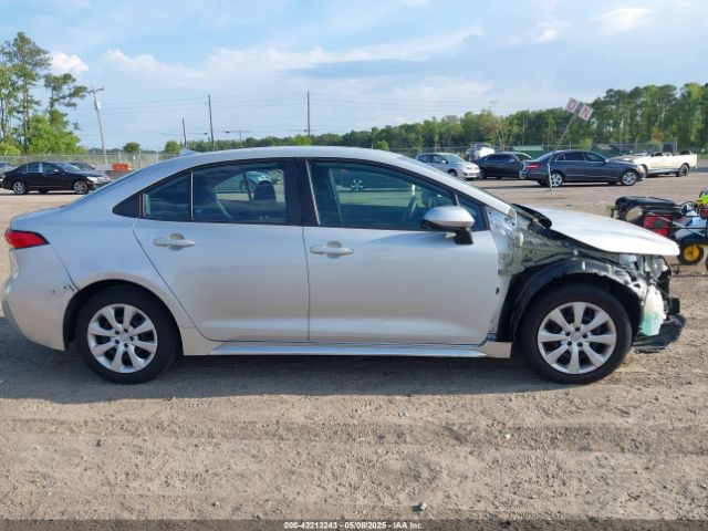 5YFEPMAE6NP317961 Toyota COROLLA LE