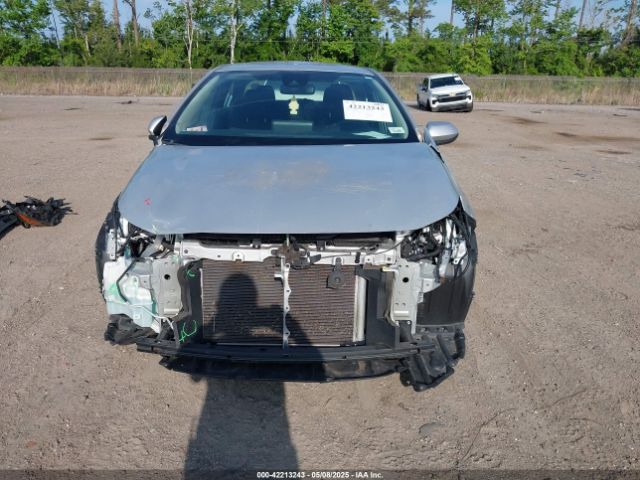 5YFEPMAE6NP317961 Toyota COROLLA LE