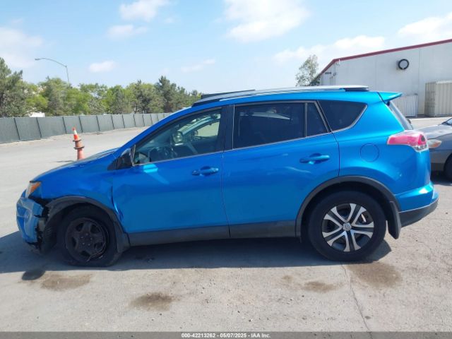 JTMZFREV5HJ119781 Toyota RAV4 LE