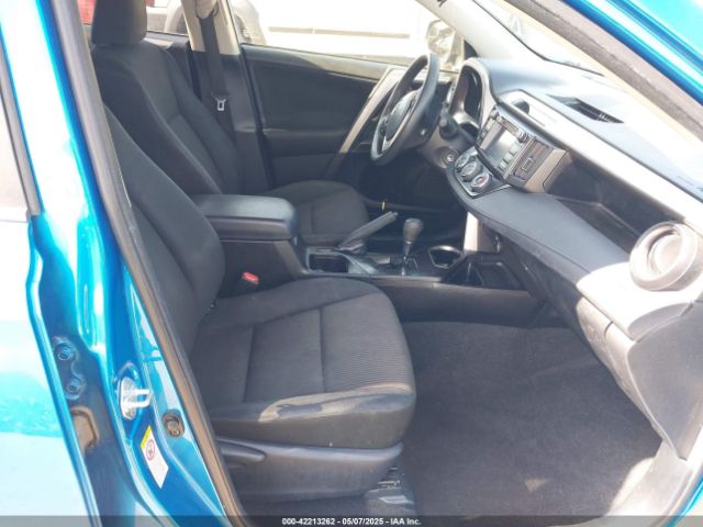 JTMZFREV5HJ119781 Toyota RAV4 LE