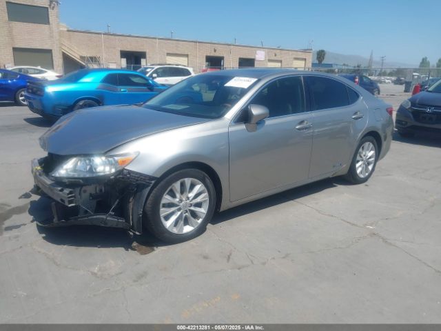 JTHBW1GG2F2084270 Lexus ES 300H