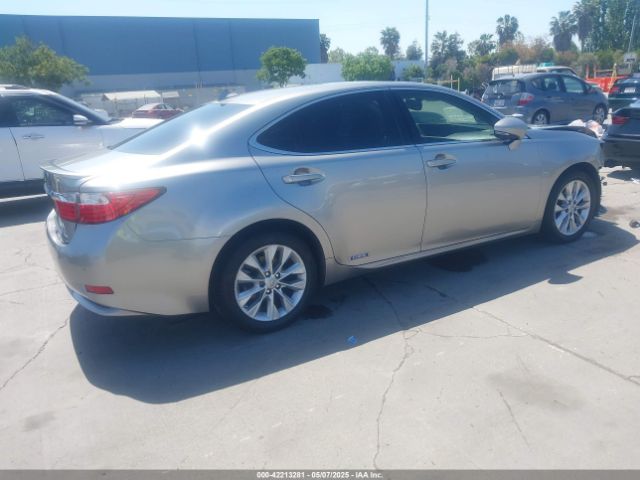JTHBW1GG2F2084270 Lexus ES 300H
