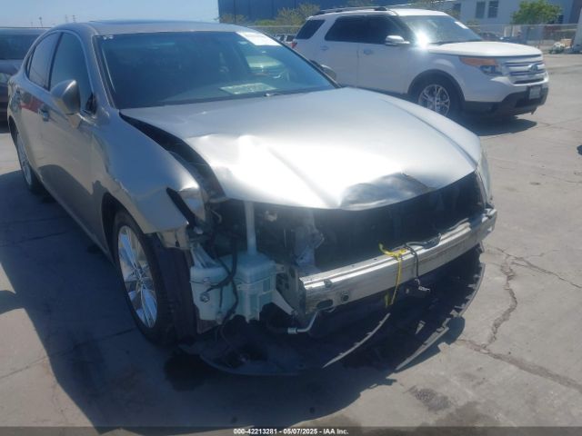 JTHBW1GG2F2084270 Lexus ES 300H