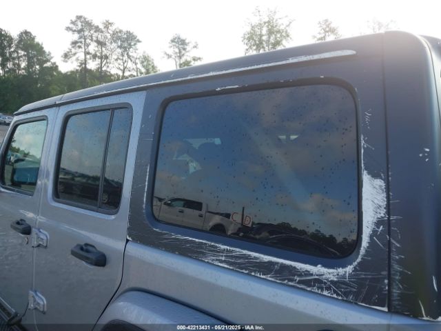 1C4HJXEN1LW204563 Jeep Wrangler Unlimited Sahara 4x4