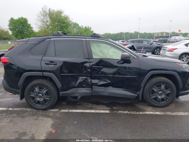 JTMF1RFV6KD016360 Toyota RAV4 LE