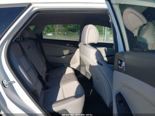 KM8J33A4XJU752762 Hyundai TUCSON SEL