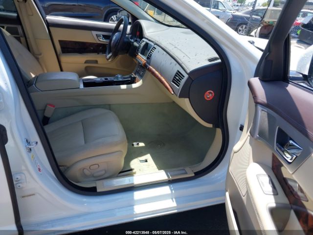 2011 JAGUAR XF SAJWA0FB0BLS01108 Photo 4