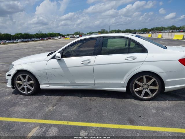 WDDGF4HB0EG255701 Mercedes-Benz C-class C 250 Sport/luxury