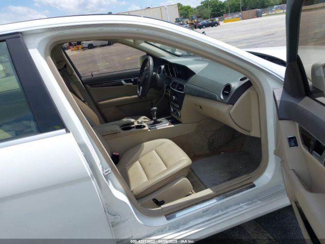 WDDGF4HB0EG255701 Mercedes-Benz C-class C 250 Sport/luxury