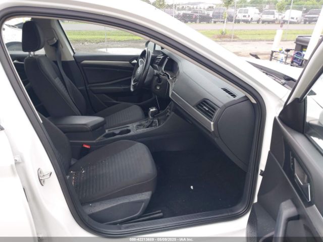 2022 VOLKSWAGEN JETTA 3VWCM7BU0NM016033 Photo 4