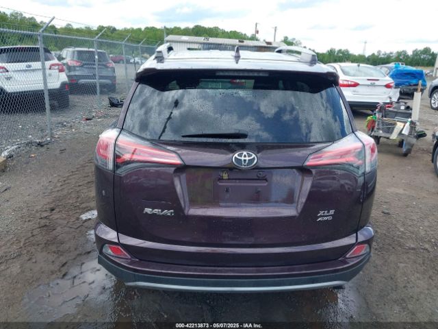 2T3RFREV7JW807823 Toyota Rav4 Xle