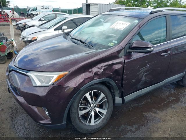 2T3RFREV7JW807823 Toyota Rav4 Xle
