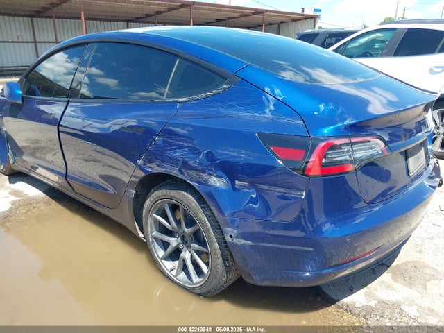 2022 TESLA MODEL 3 5YJ3E1EB1NF119215 Photo 2