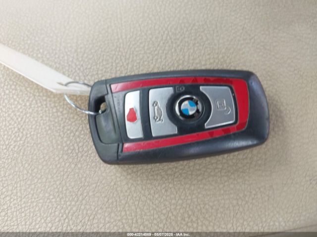 WBA8E5C53GK388412 BMW 328D