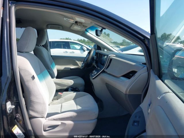 5TDKK3DC0FS613377 Toyota Sienna Le 8 Passenger