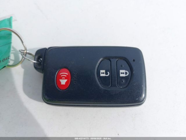 JTDKN3DU0F1946868 Toyota Prius Three