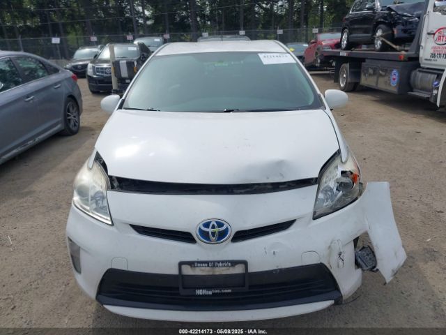 JTDKN3DU0F1946868 Toyota Prius Three